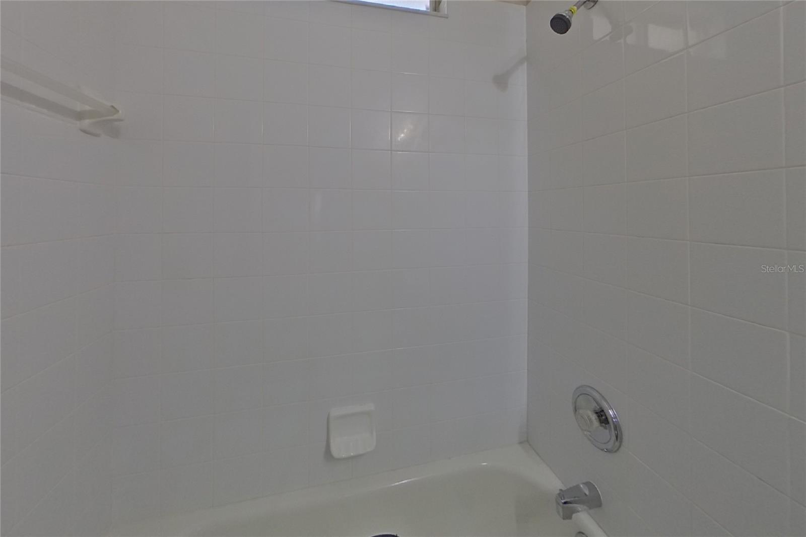 UNIVERSITY OAKS 50 70 - Residential Lease