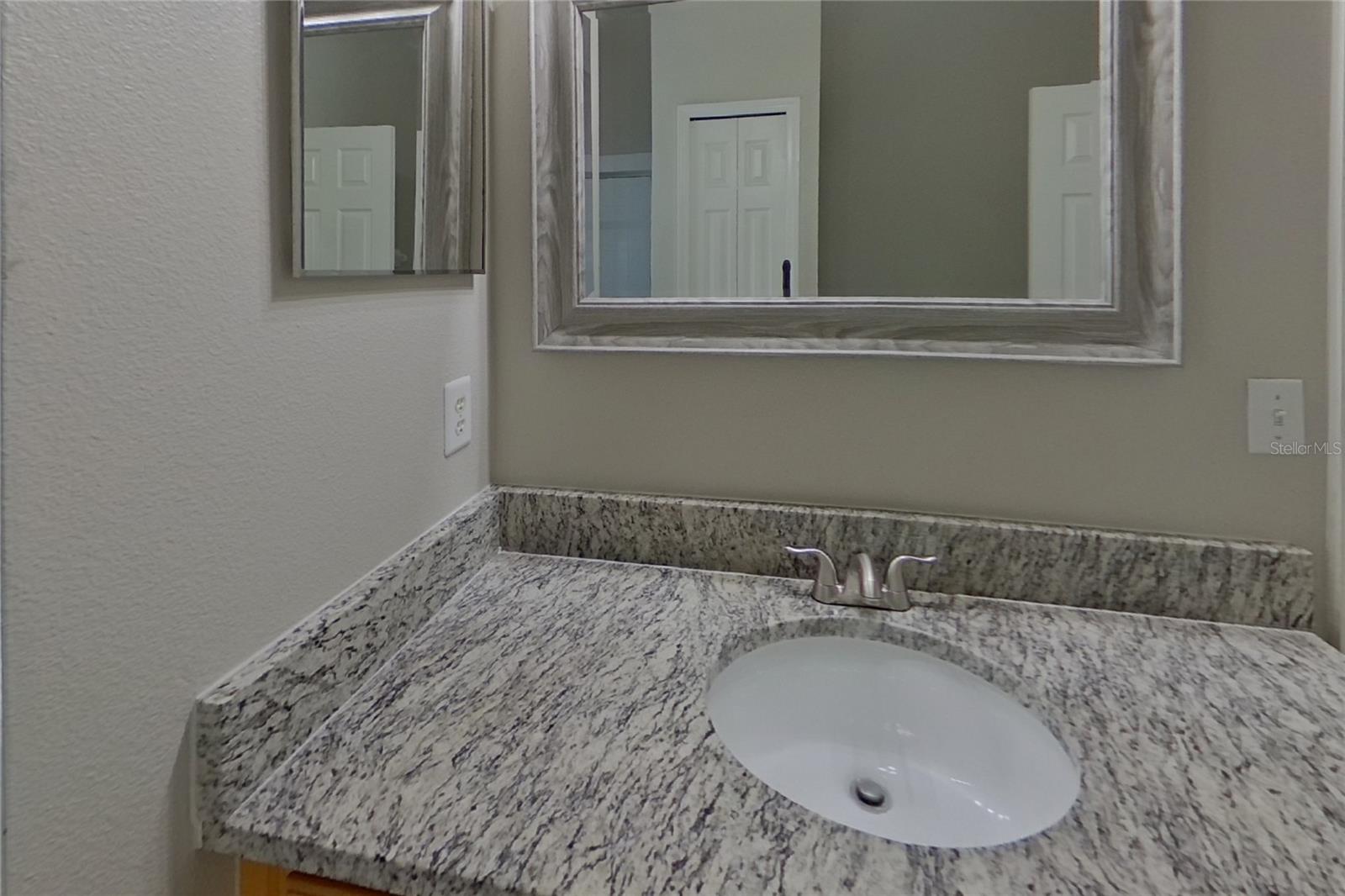 UNIVERSITY OAKS 50 70 - Residential Lease