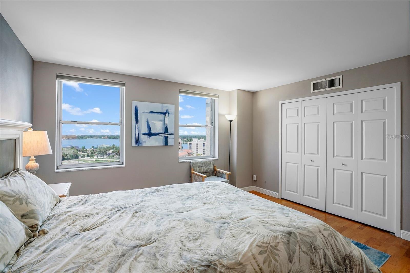 PARADISE ISLAND TOWERS CONDO - Residential