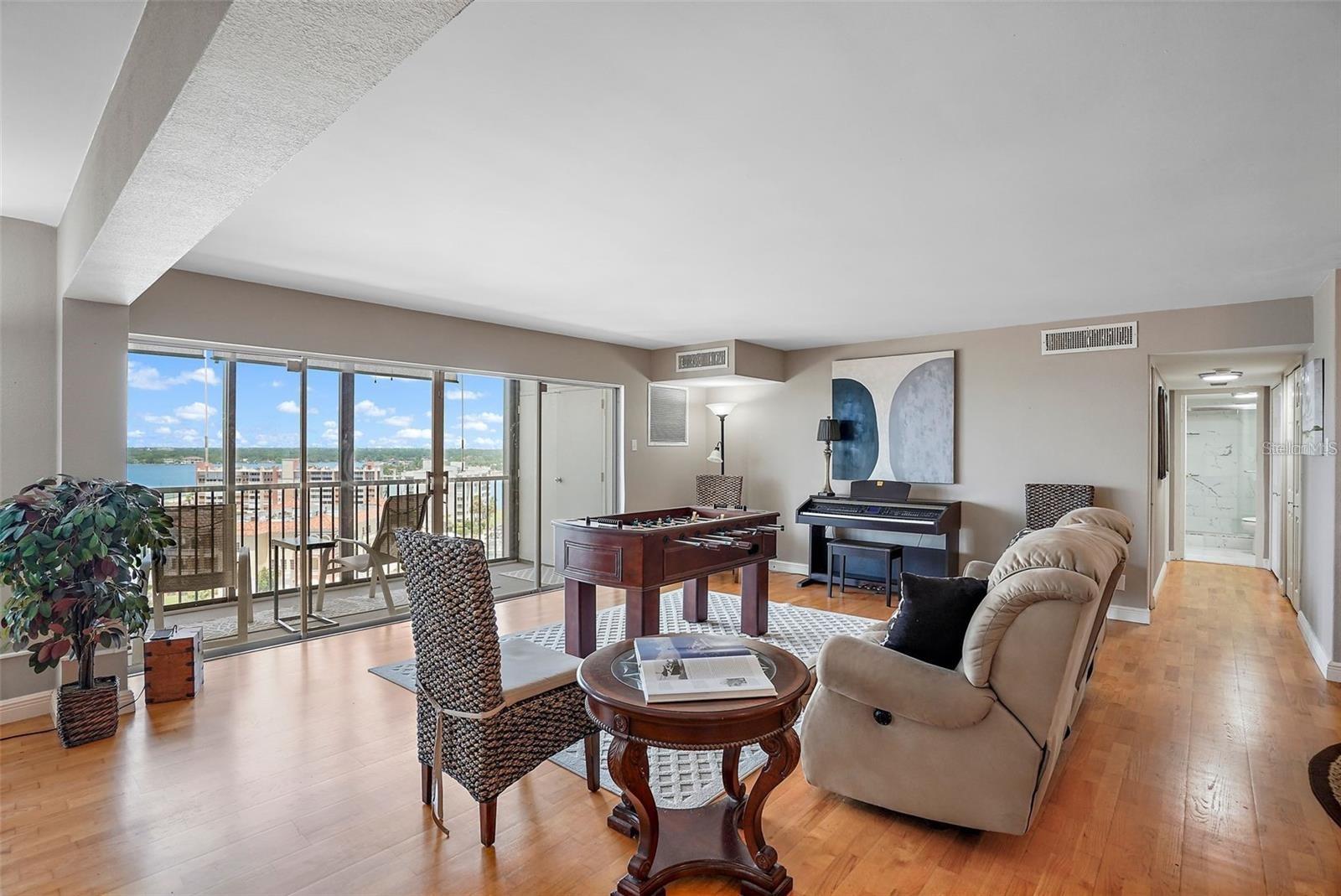 PARADISE ISLAND TOWERS CONDO - Residential