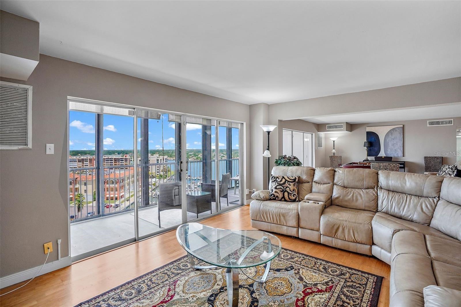 PARADISE ISLAND TOWERS CONDO - Residential