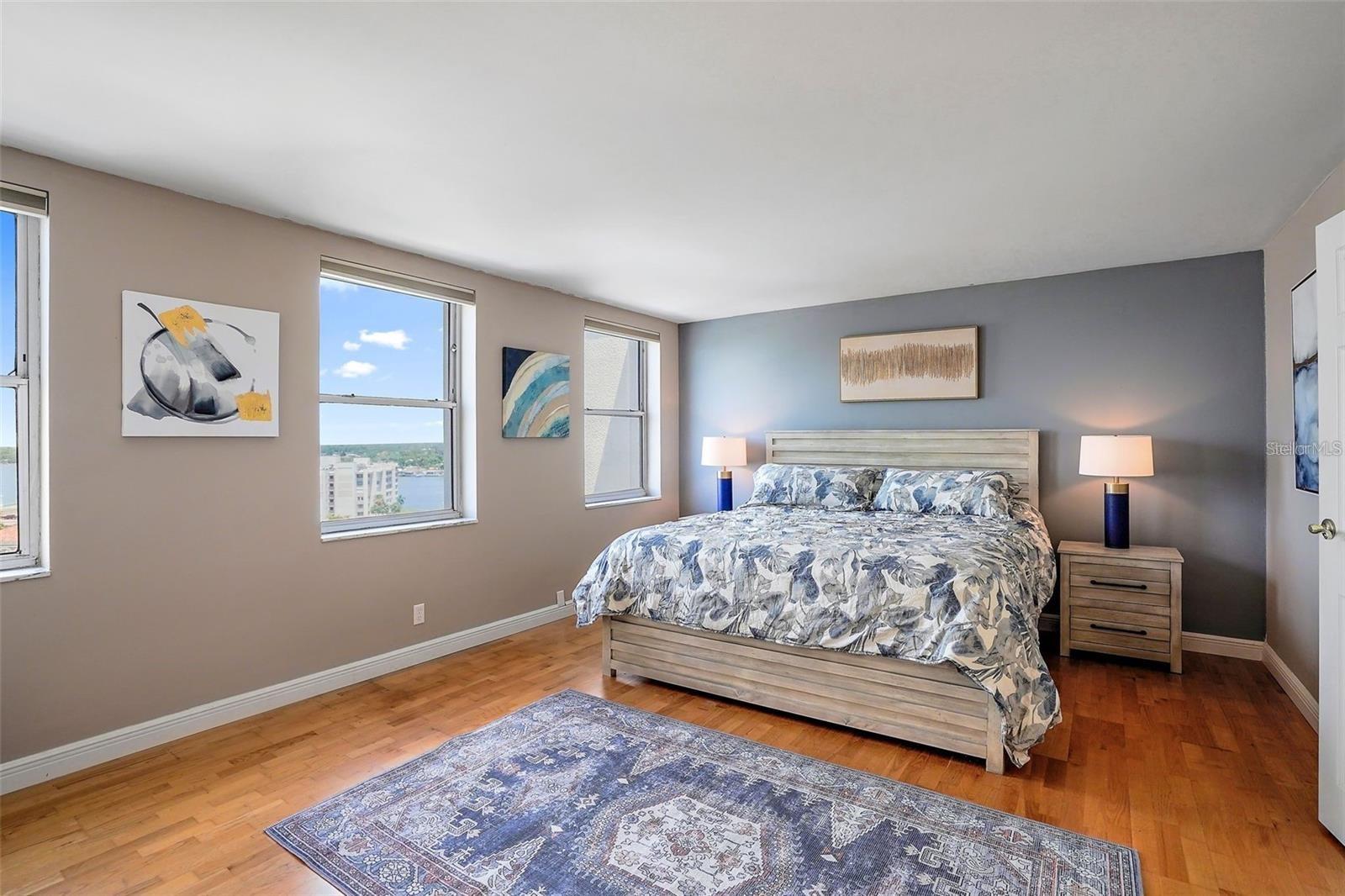 PARADISE ISLAND TOWERS CONDO - Residential