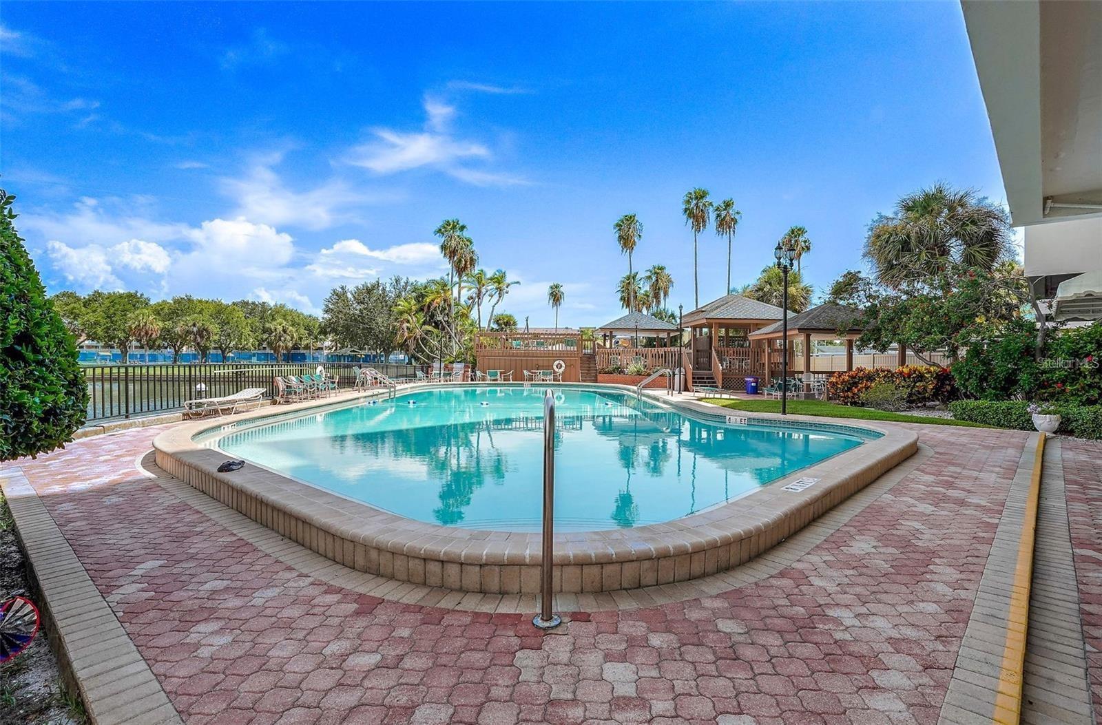 PARADISE ISLAND TOWERS CONDO - Residential