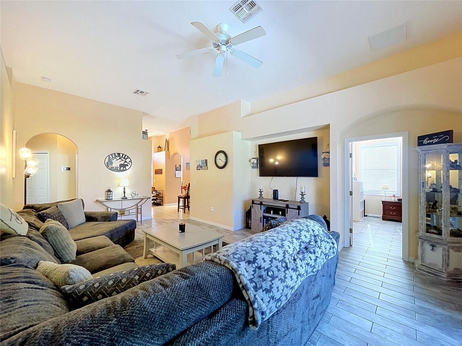 CALABAY PARK AT TOWER LAKE PH 02 - Residential
