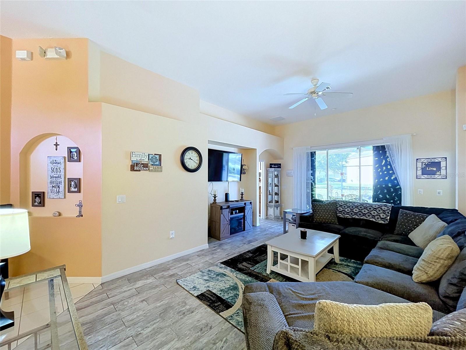 CALABAY PARK AT TOWER LAKE PH 02 - Residential
