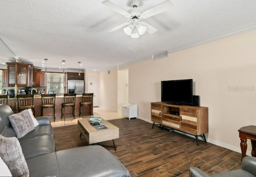 SUTTON PLACE - Residential