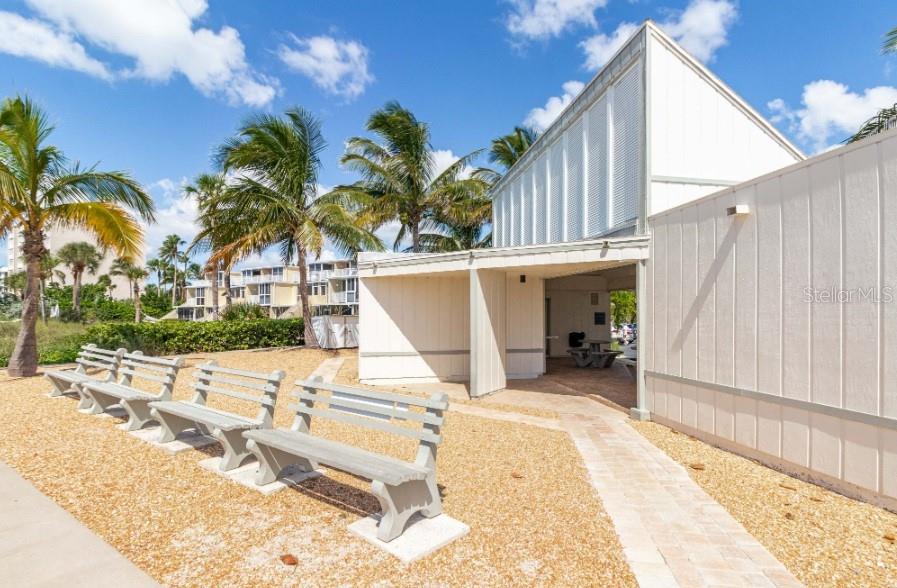 SUTTON PLACE - Residential