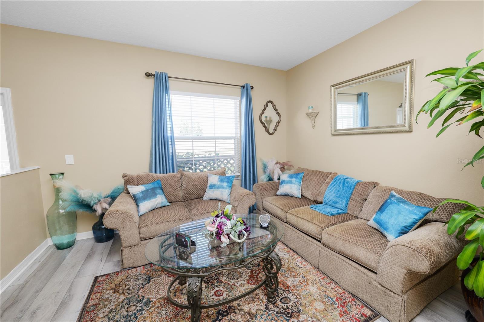CREEKSIDE - Residential