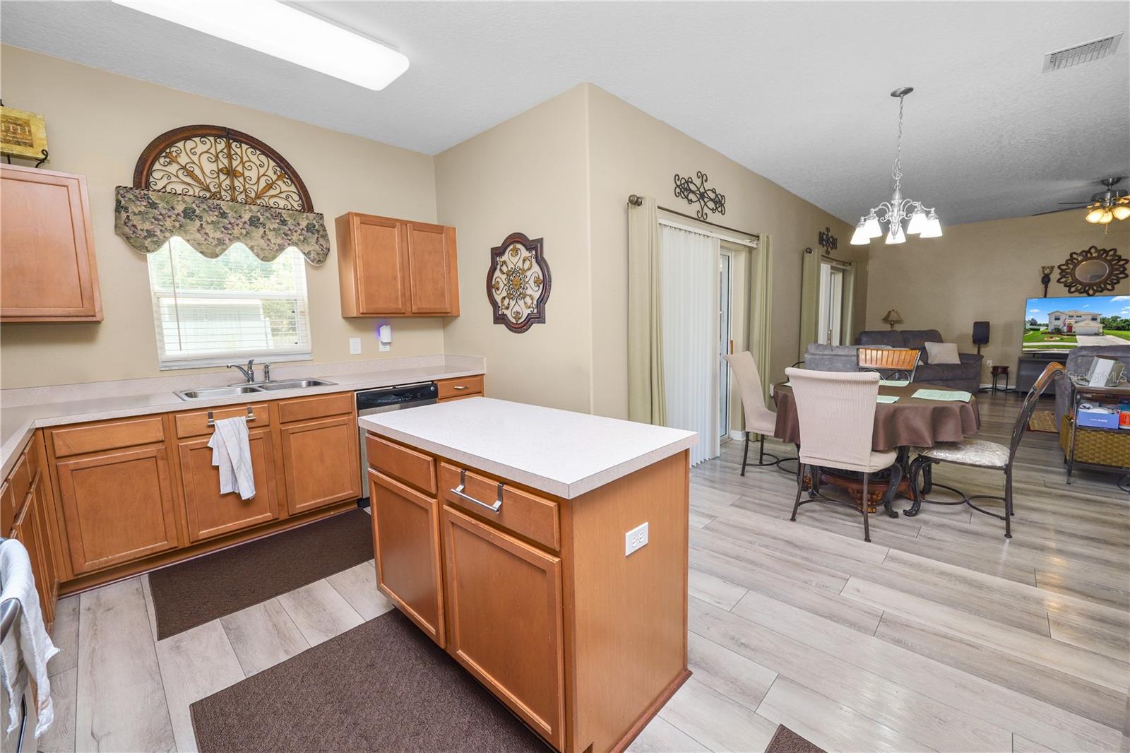 CREEKSIDE - Residential