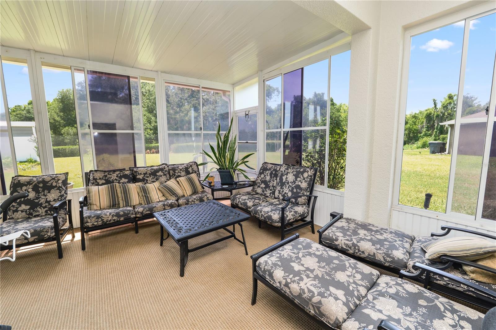 CREEKSIDE - Residential