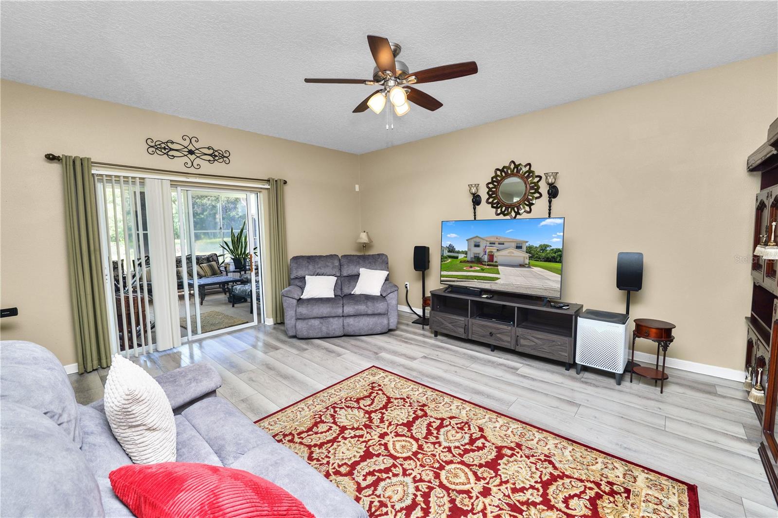 CREEKSIDE - Residential