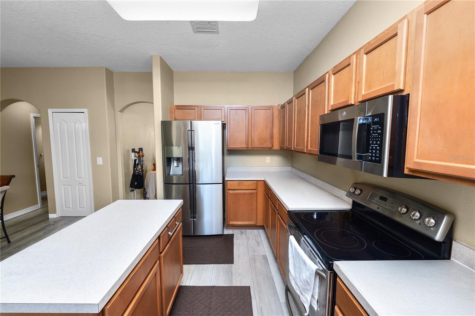 CREEKSIDE - Residential