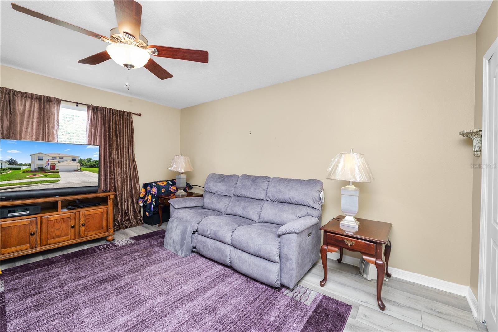 CREEKSIDE - Residential
