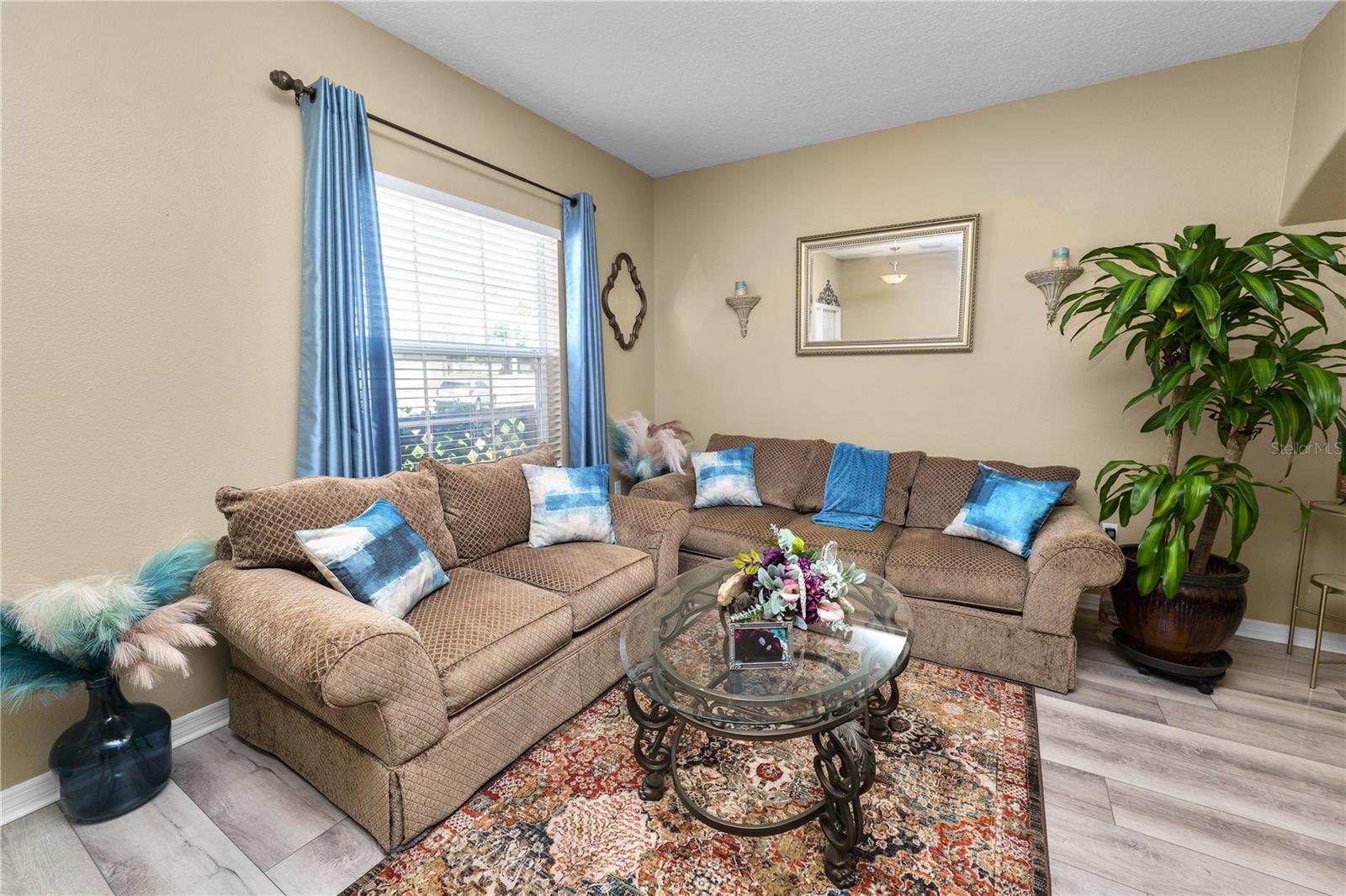 CREEKSIDE - Residential