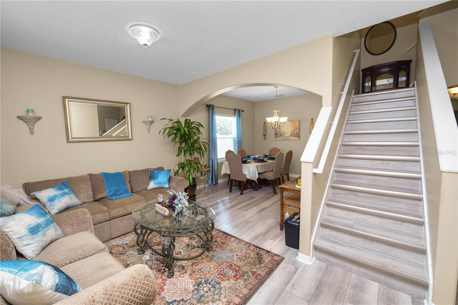 CREEKSIDE - Residential