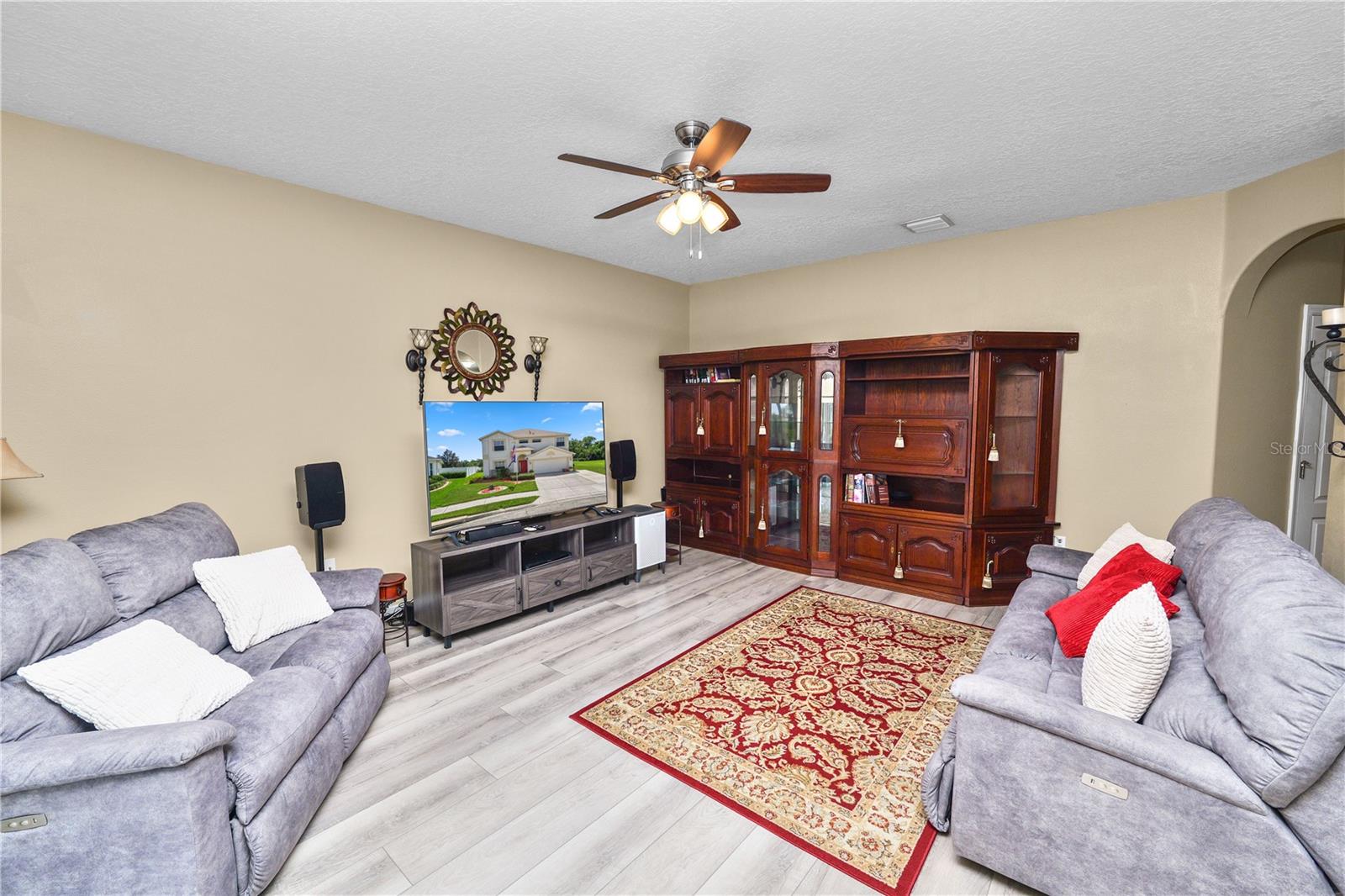 CREEKSIDE - Residential
