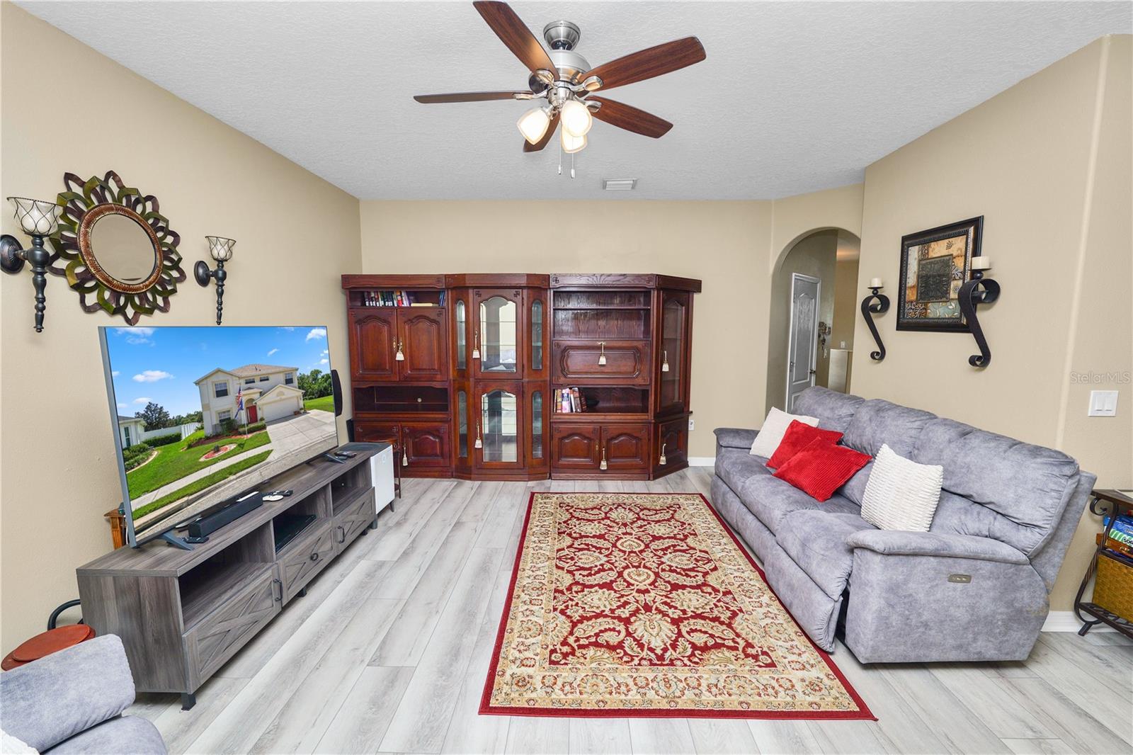 CREEKSIDE - Residential