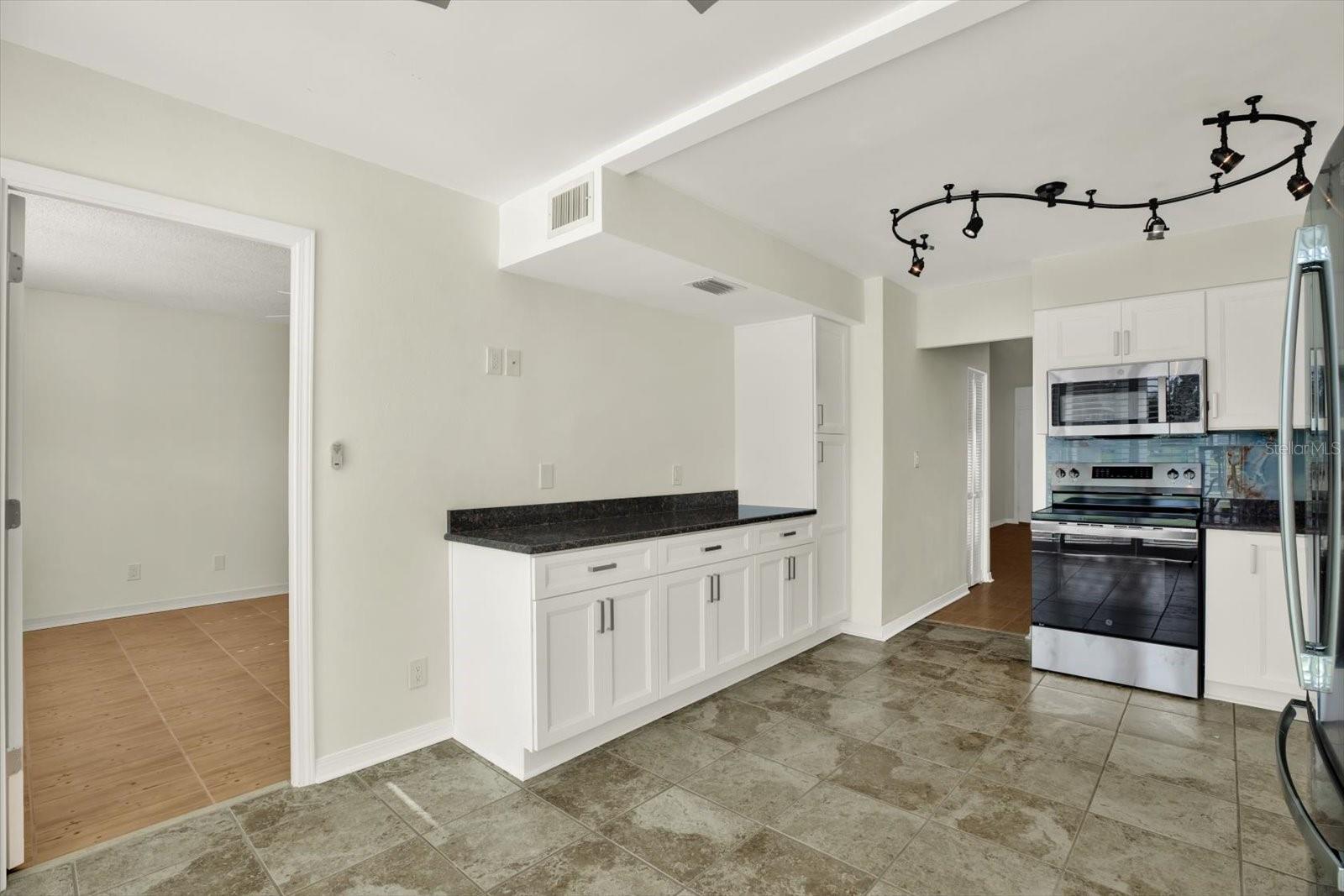 WINSTON PARK NORTHEAST - Residential