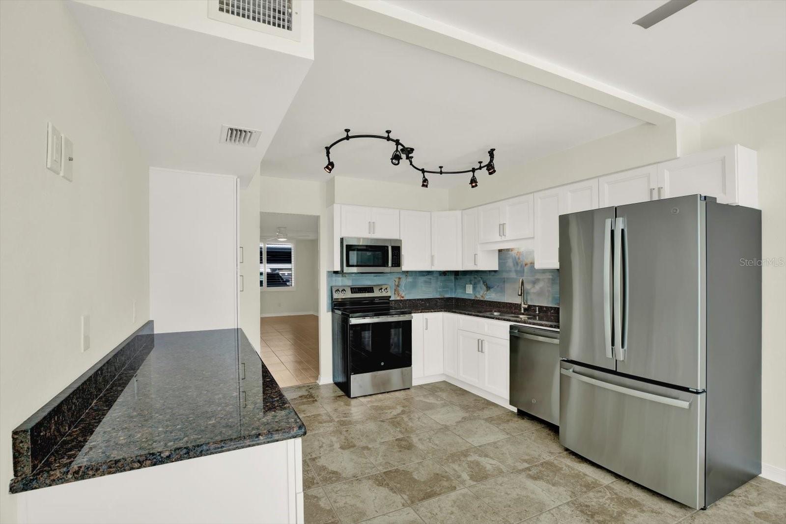 WINSTON PARK NORTHEAST - Residential
