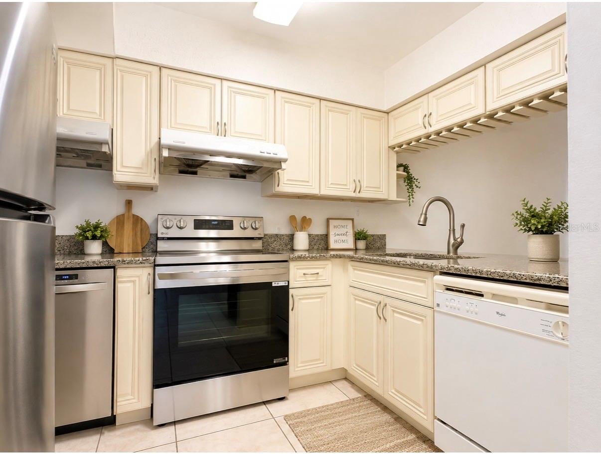 WINTER PARK WOODS CONDO - Residential Lease