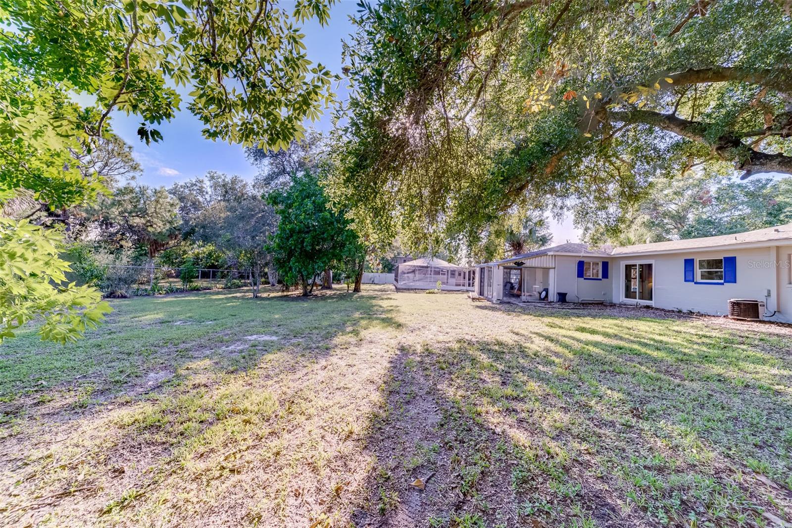 EDGEWATER ESTATES - Residential Lease