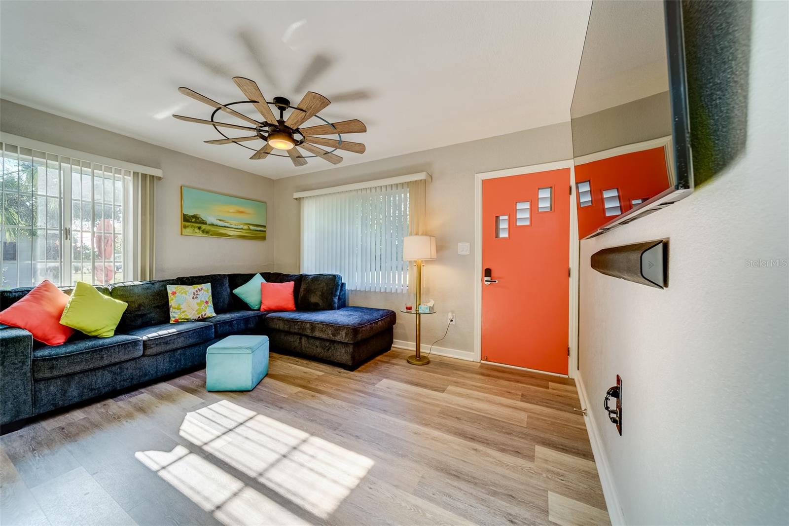 EDGEWATER ESTATES - Residential Lease