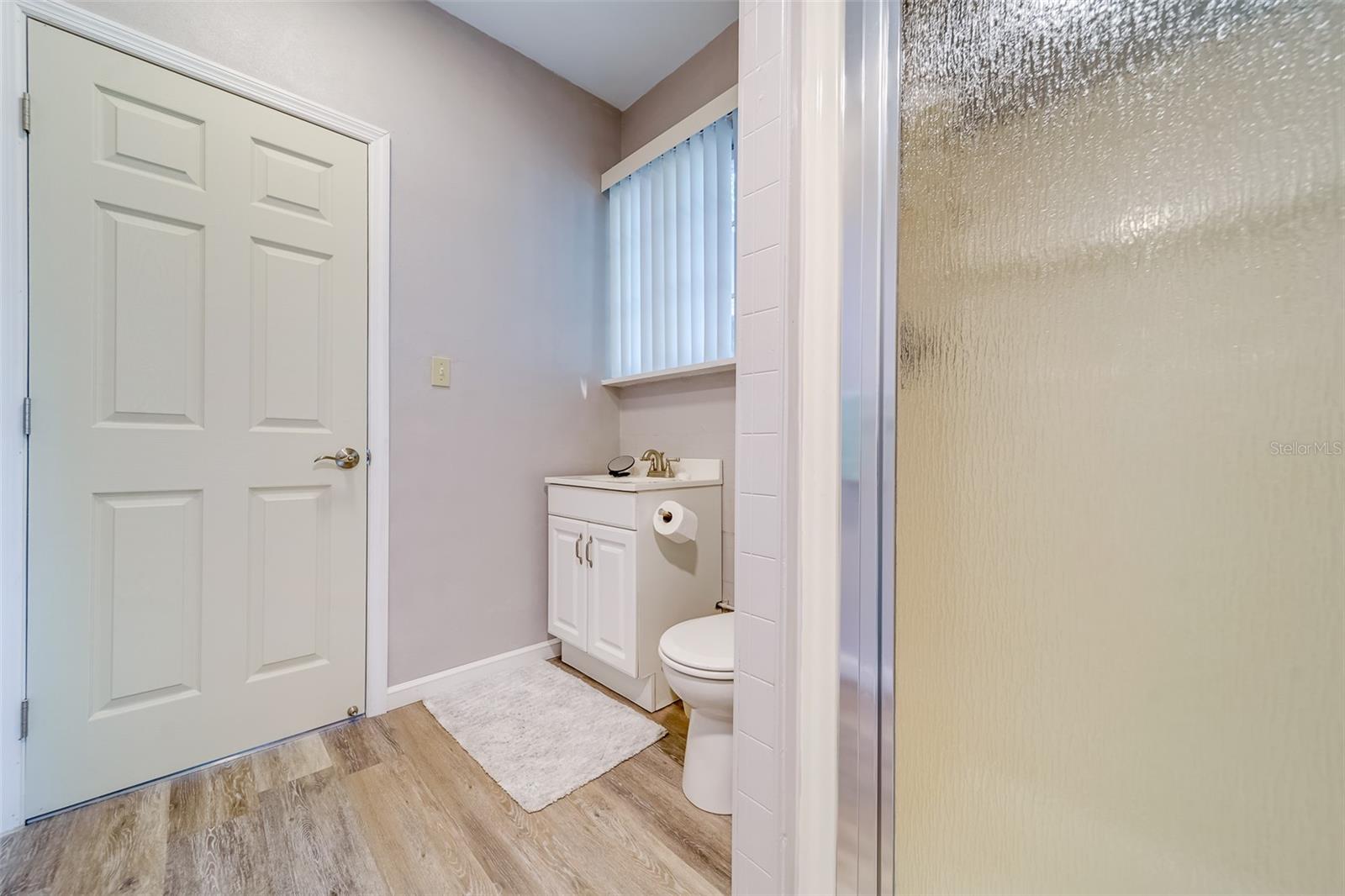 EDGEWATER ESTATES - Residential Lease