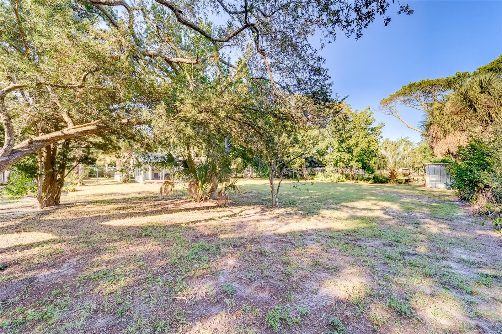 EDGEWATER ESTATES - Residential Lease