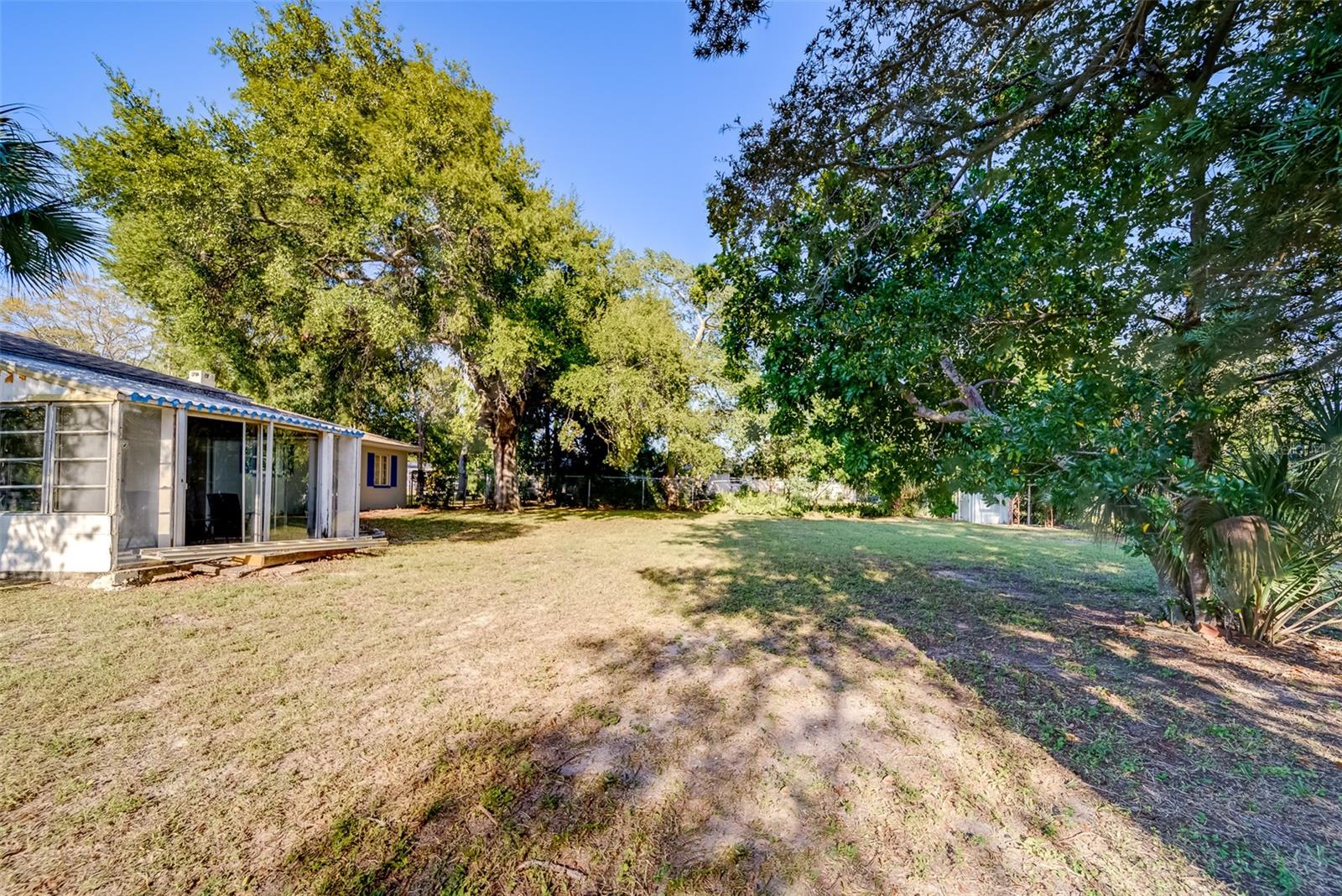 EDGEWATER ESTATES - Residential Lease