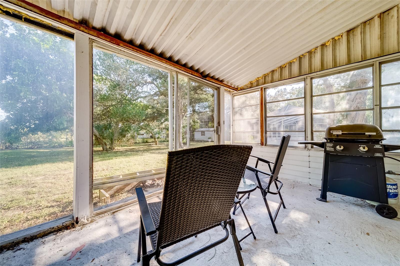 EDGEWATER ESTATES - Residential Lease