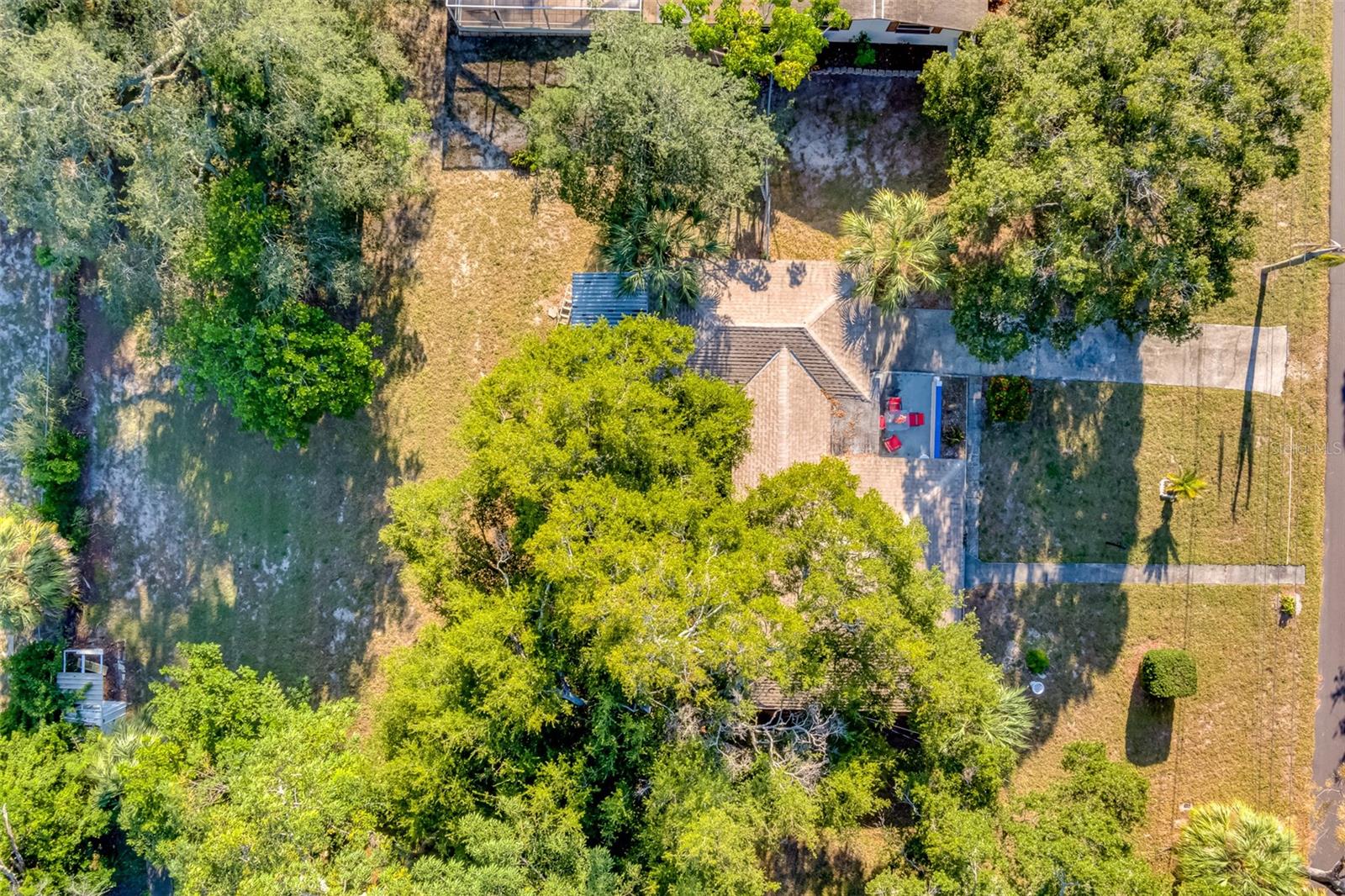EDGEWATER ESTATES - Residential Lease