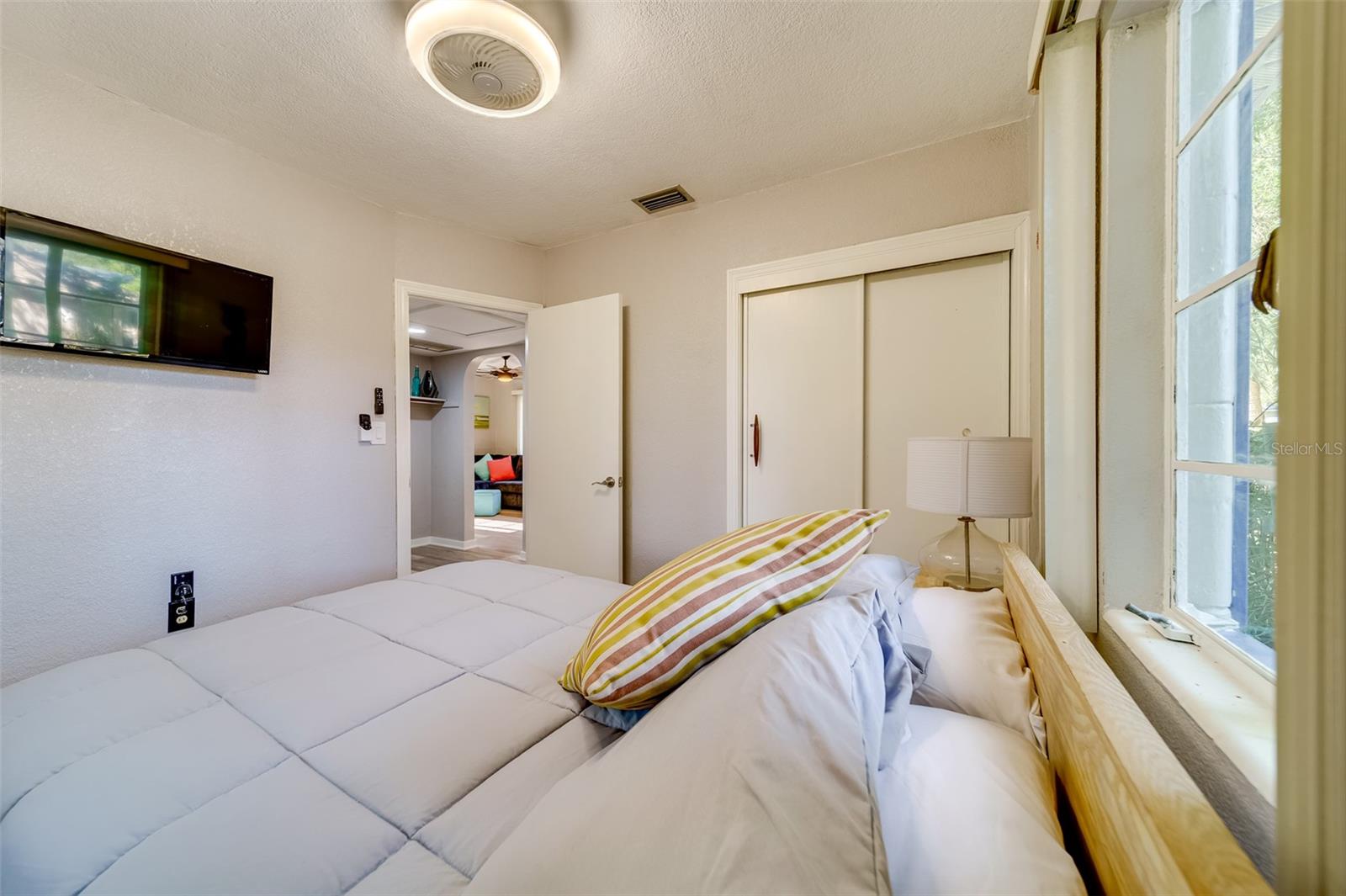 EDGEWATER ESTATES - Residential Lease