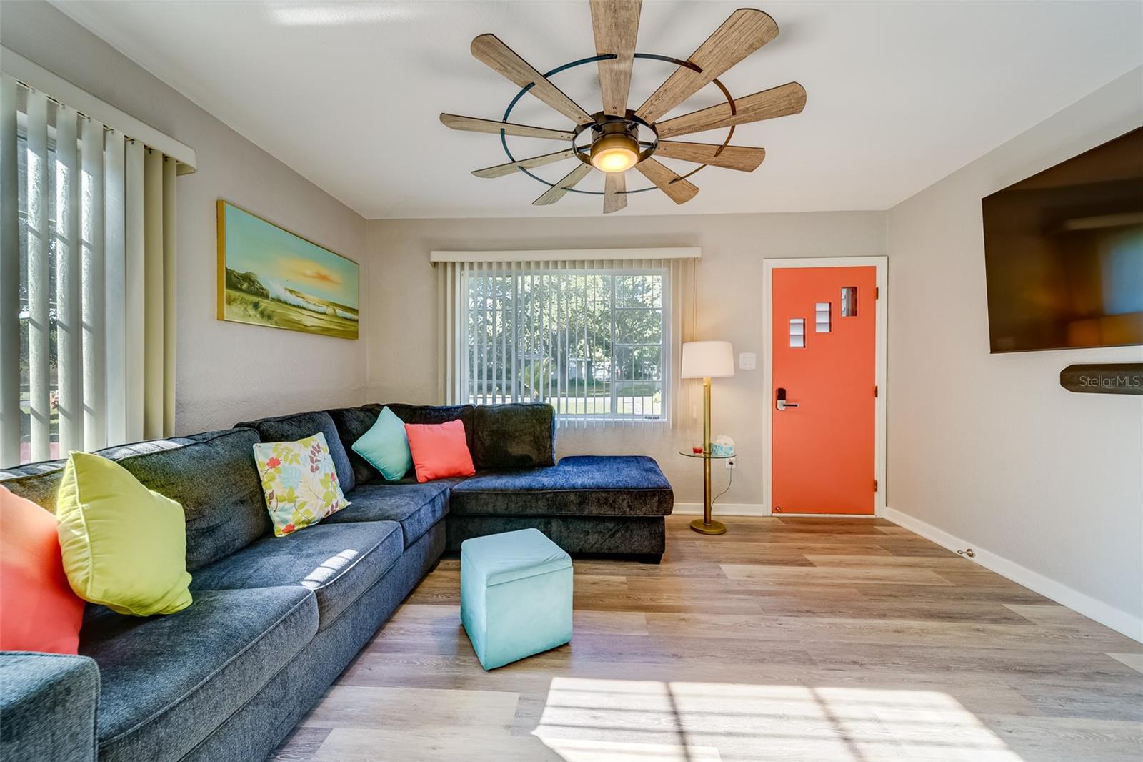 EDGEWATER ESTATES - Residential Lease