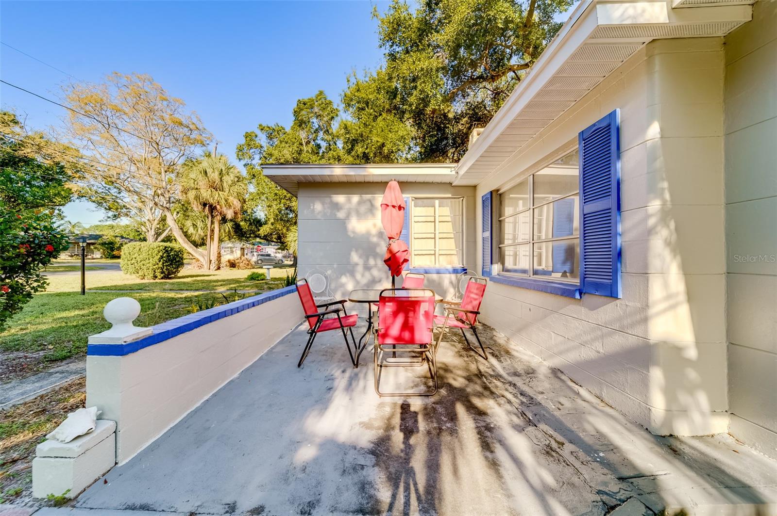EDGEWATER ESTATES - Residential Lease