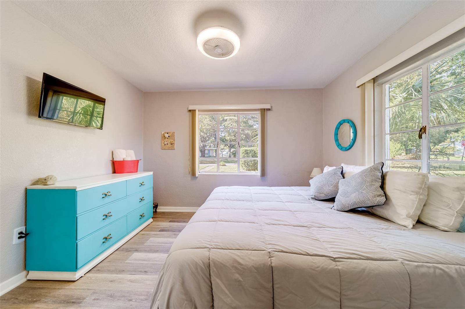 EDGEWATER ESTATES - Residential Lease