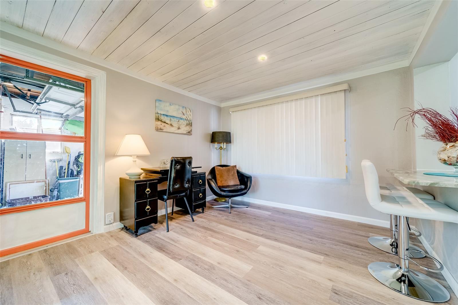 EDGEWATER ESTATES - Residential Lease
