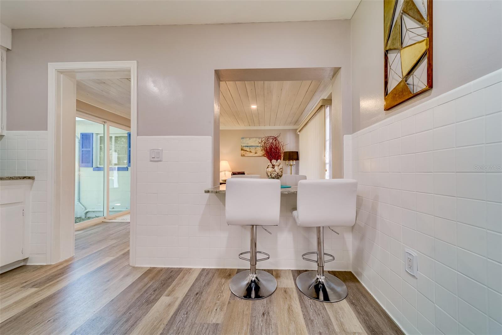 EDGEWATER ESTATES - Residential Lease