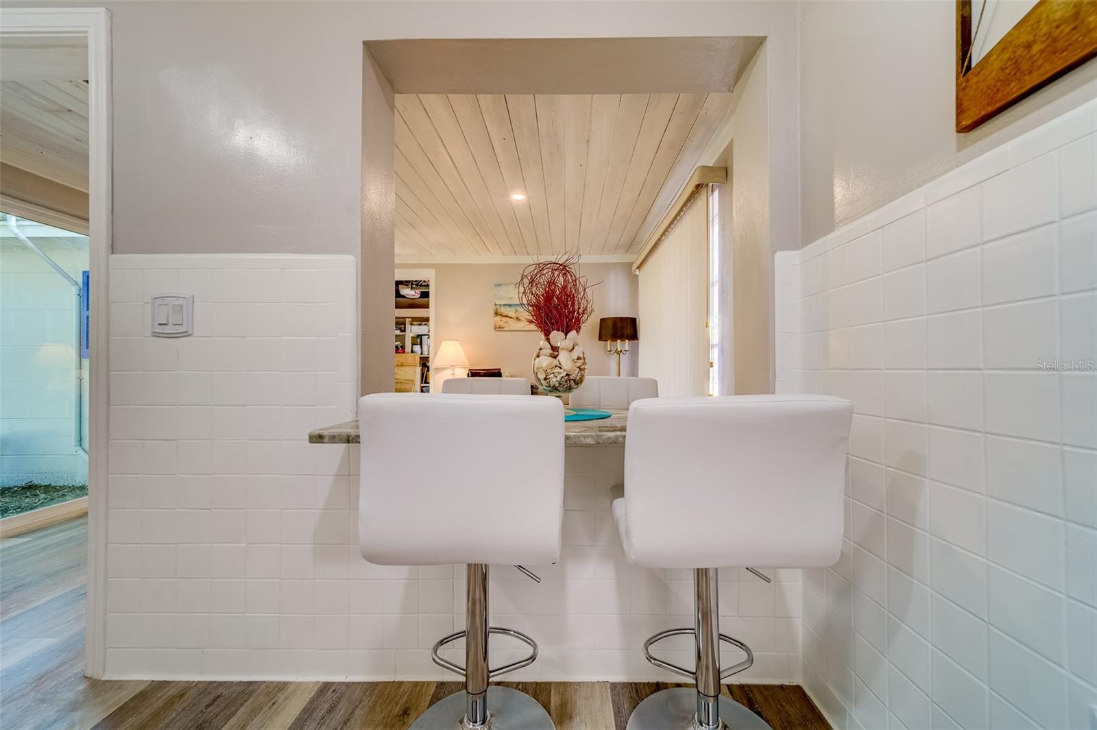 EDGEWATER ESTATES - Residential Lease