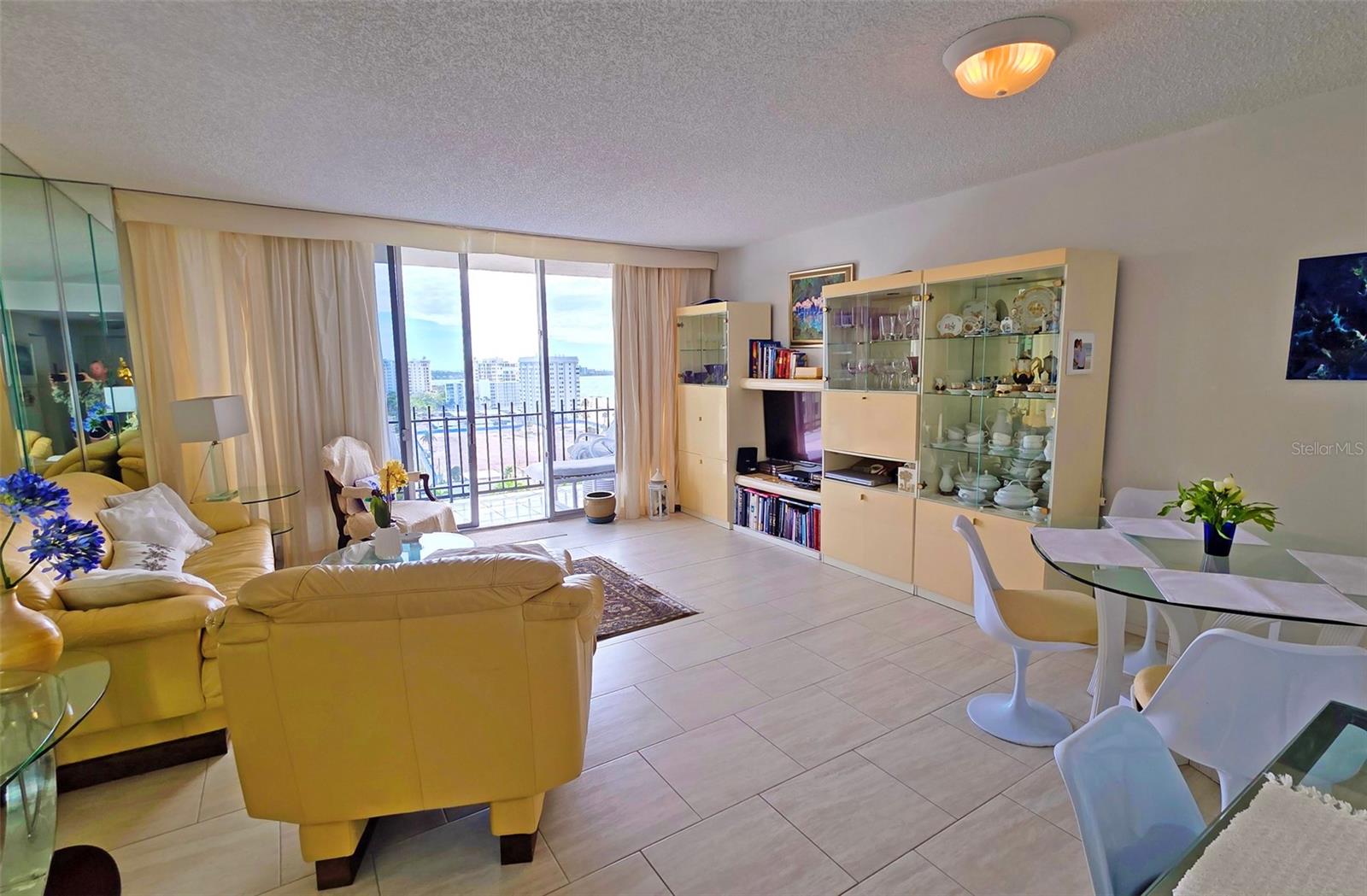 LIDO BEACH CLUB - Residential