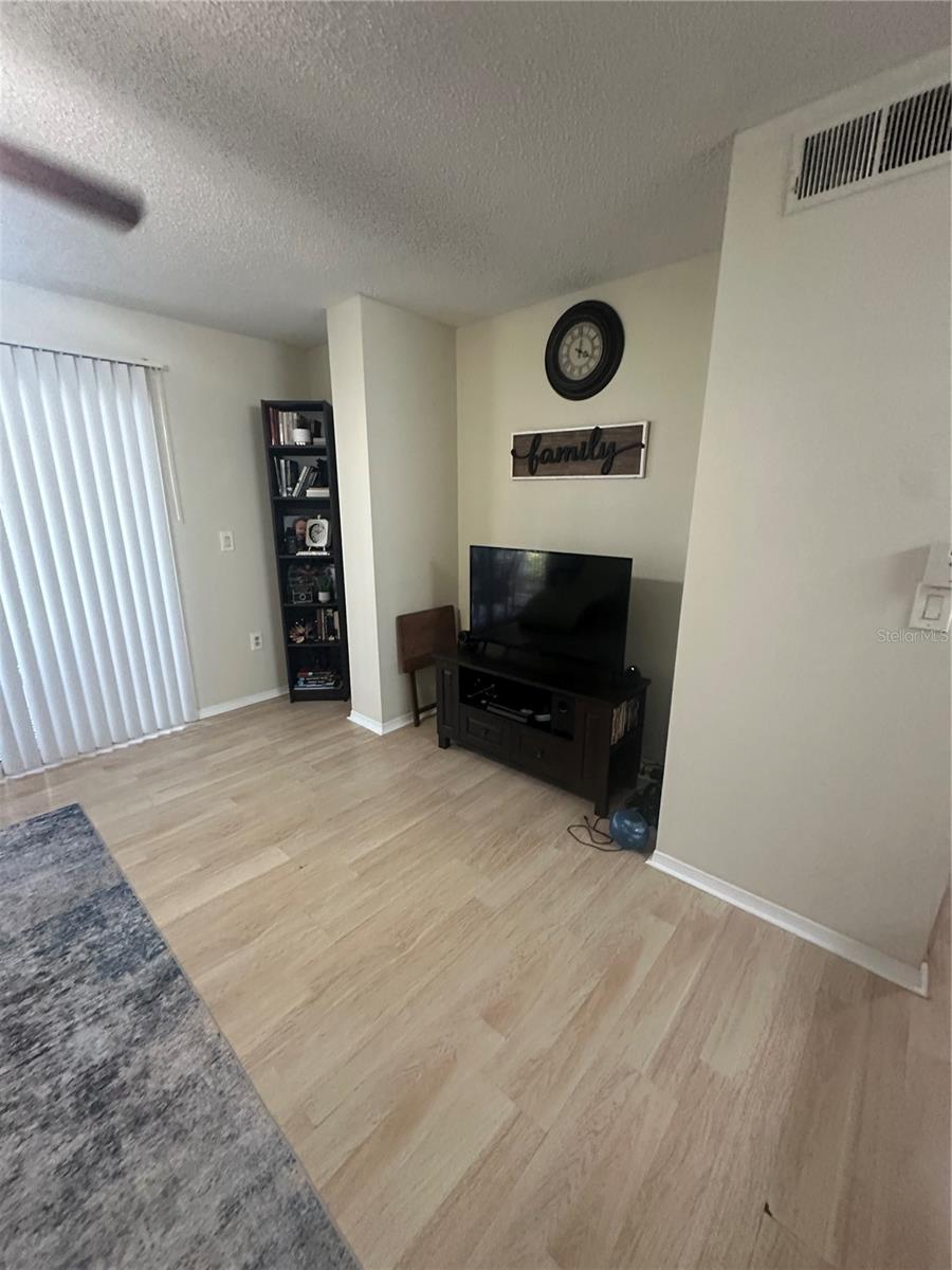 THE LANDINGS OF TAMPA A CONDOM - Residential