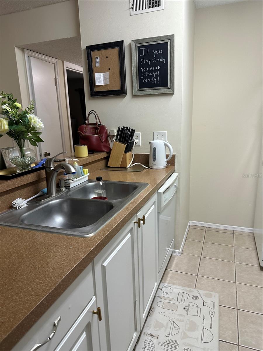 THE LANDINGS OF TAMPA A CONDOM - Residential