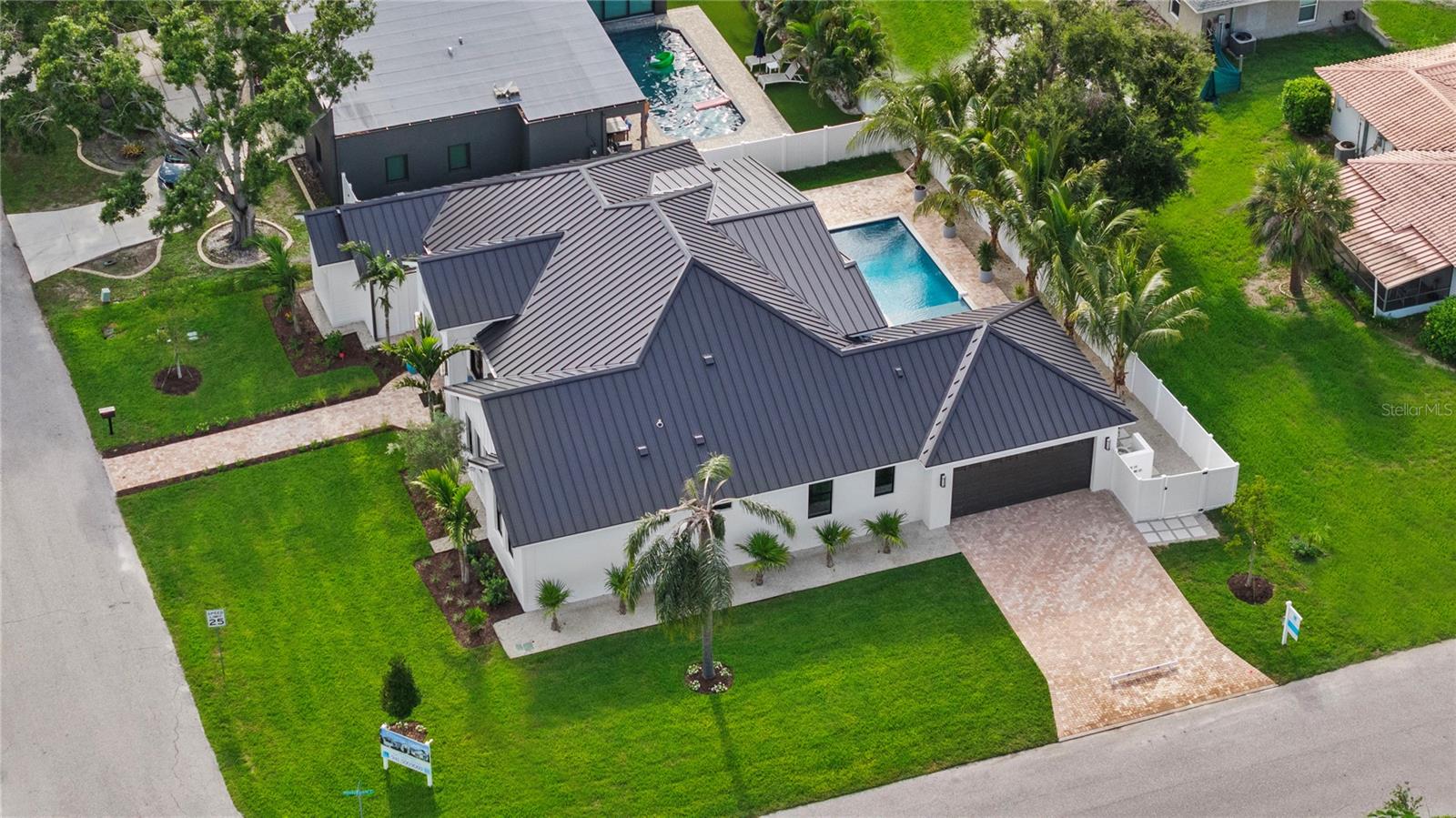 HARTLAND PARK - Residential