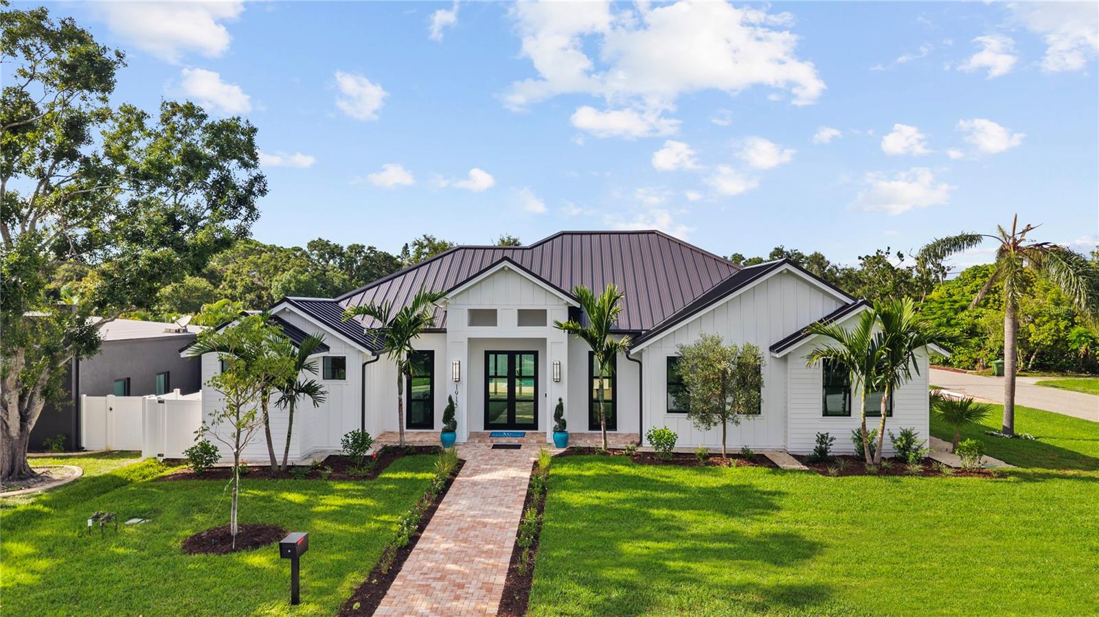 HARTLAND PARK - Residential