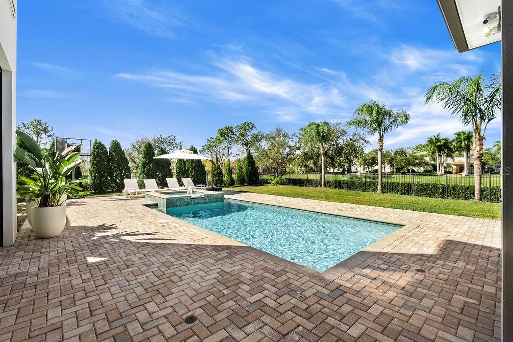 KEENES POINTE - Residential