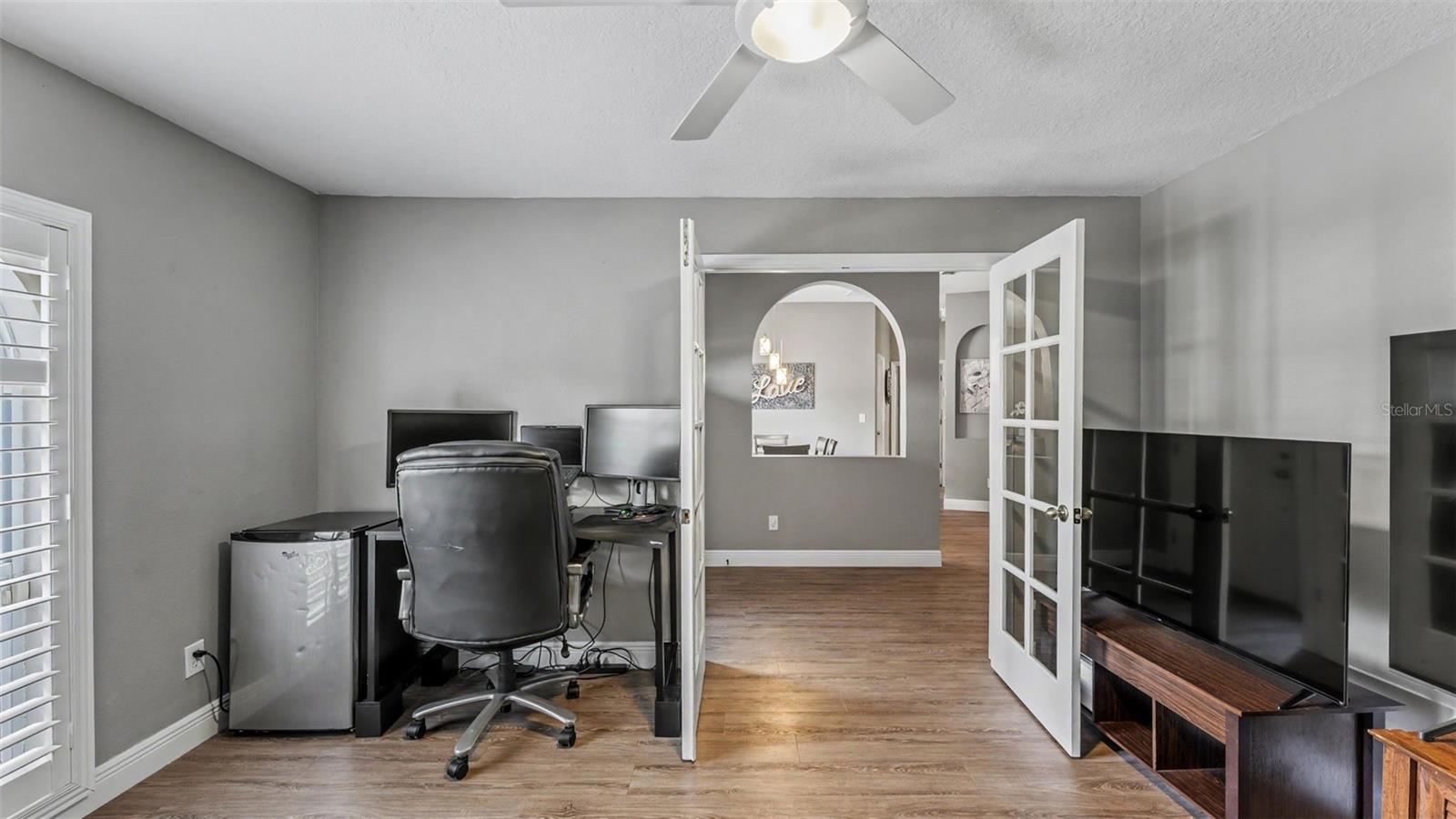 KINGSWAY OAKS UNIT 2 - Residential