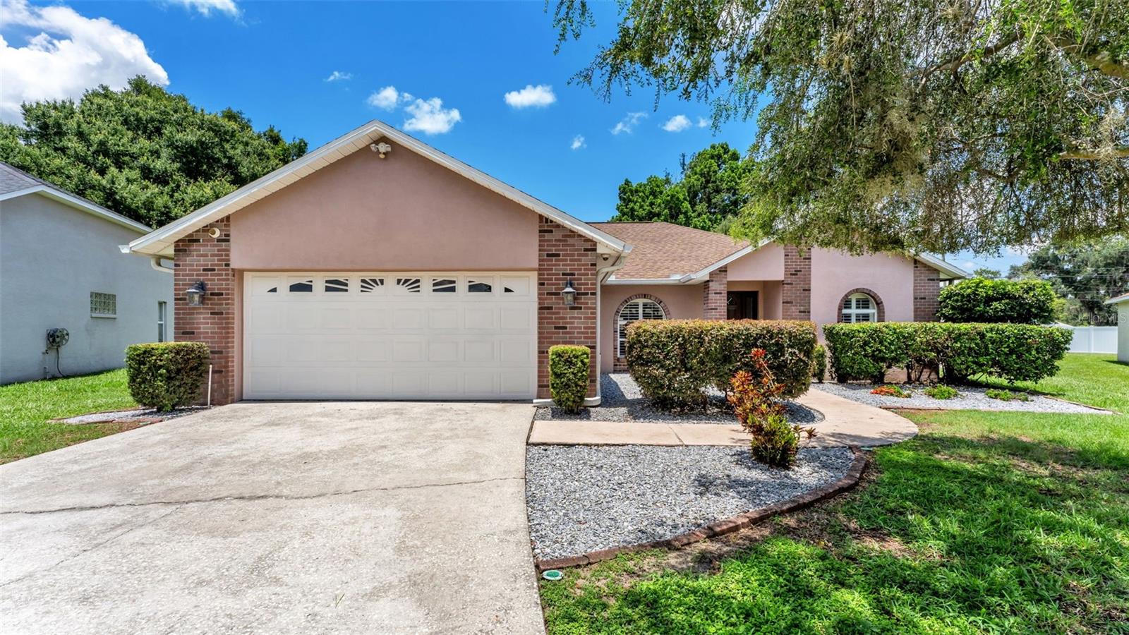 KINGSWAY OAKS UNIT 2 - Residential