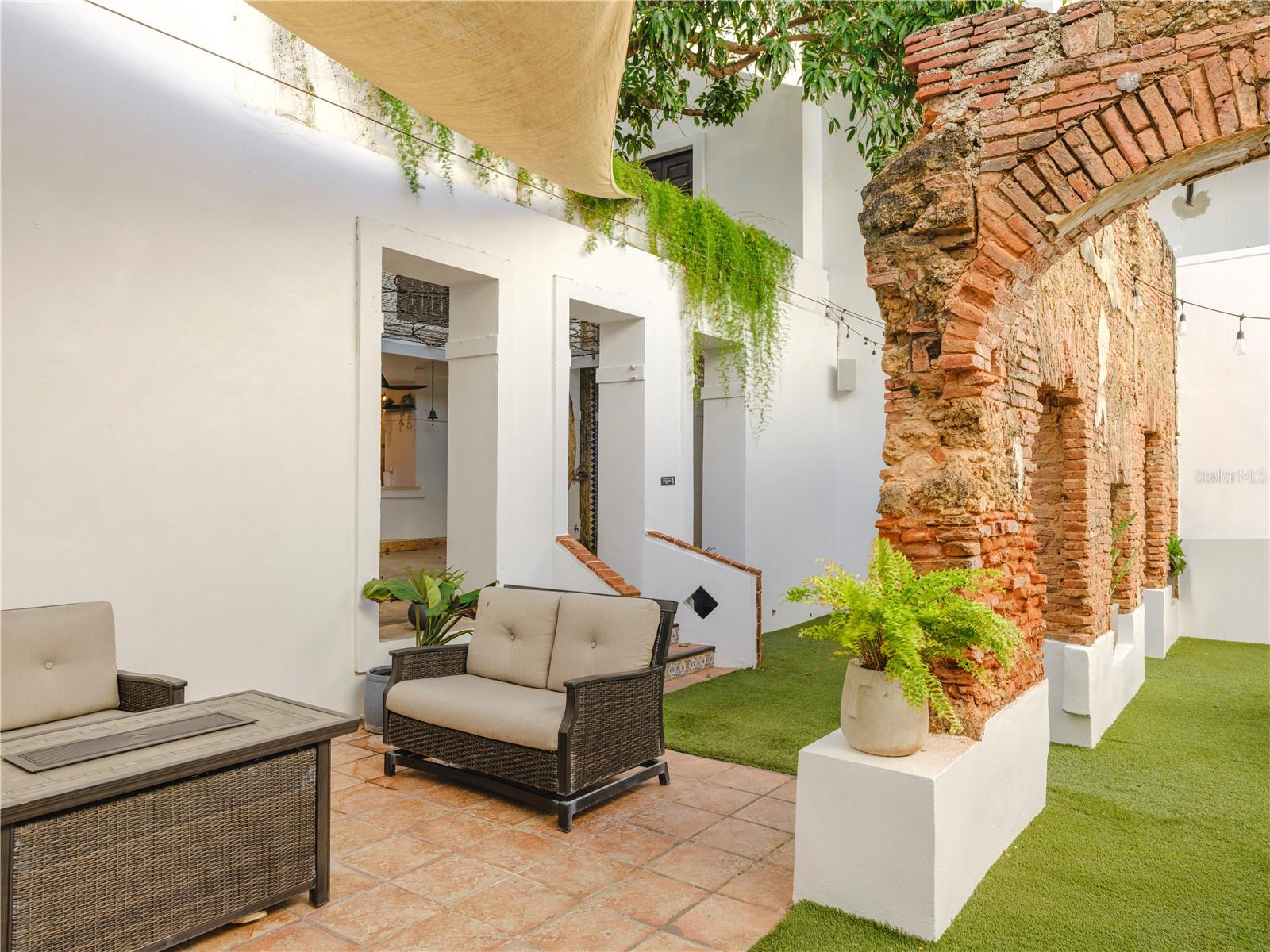 SAN JUAN ANTIGUO - Residential Income