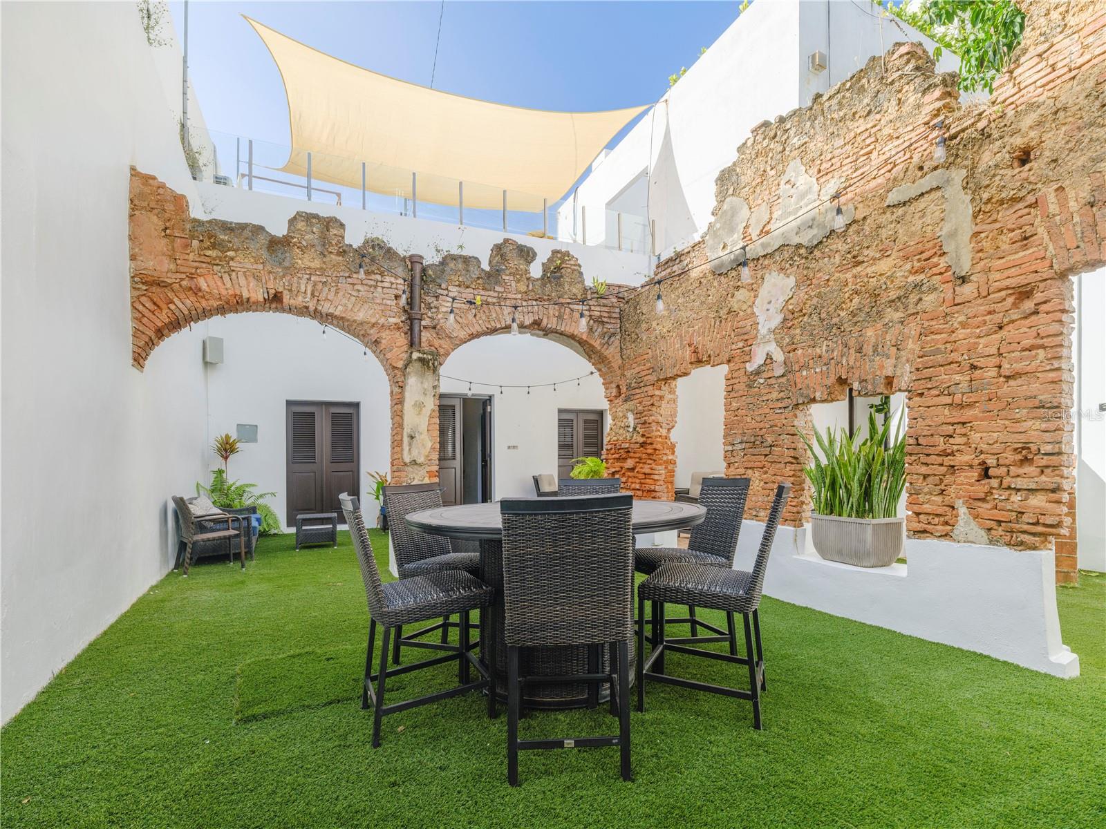 SAN JUAN ANTIGUO - Residential Income