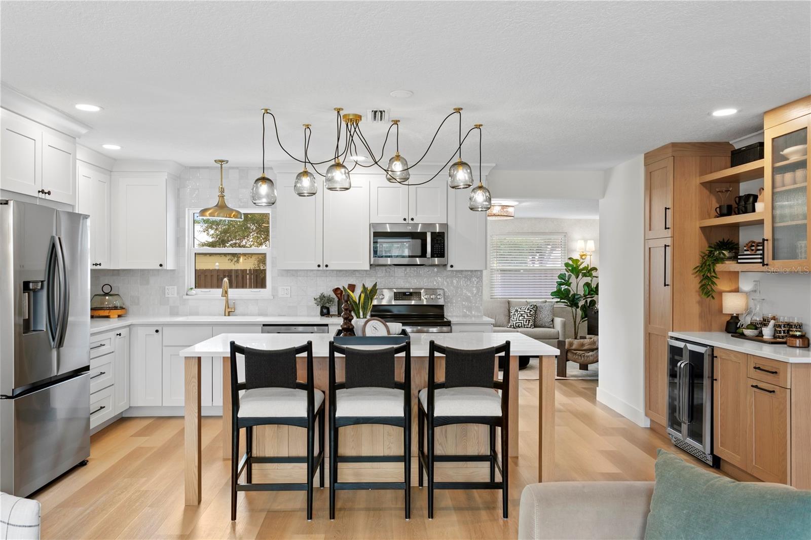 CRISP MANOR - Residential