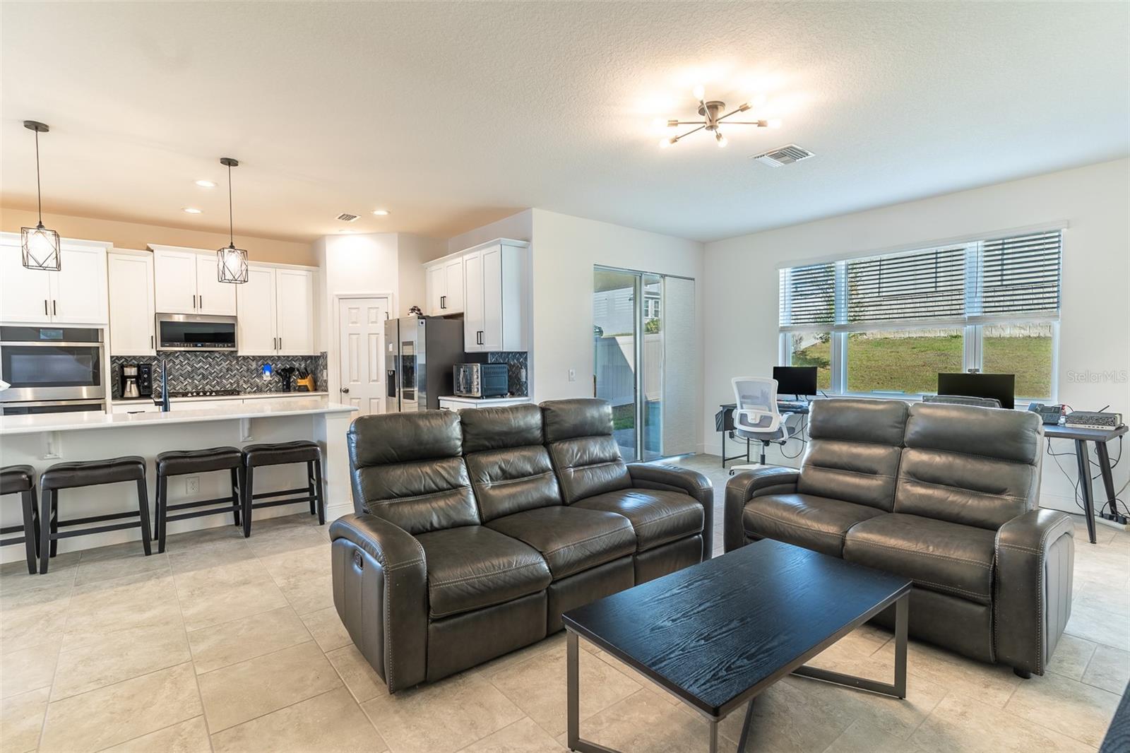 ARDMORE RESERVE PH VI - Residential